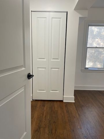 6812 S Saint Lawrence Avenue, Chicago, IL 60637