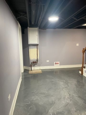 6812 S Saint Lawrence Avenue, Chicago, IL 60637