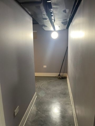 6812 S Saint Lawrence Avenue, Chicago, IL 60637