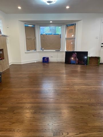 6812 S Saint Lawrence Avenue, Chicago, IL 60637