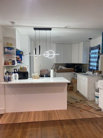 6812 S Saint Lawrence Avenue, Chicago, IL 60637