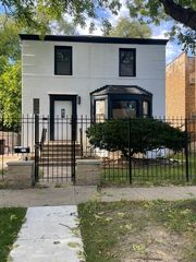 6812 S Saint Lawrence Avenue, Chicago, IL 60637
