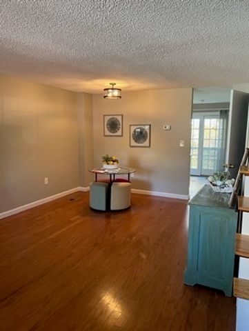 65 Kennedy Drive 65, Chelmsford, MA 01863