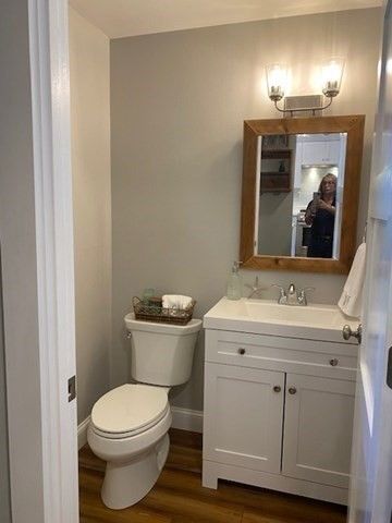10 Beals Cove Road E, Hingham, MA 02043
