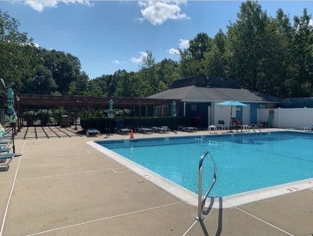 10 Beals Cove Road E, Hingham, MA 02043