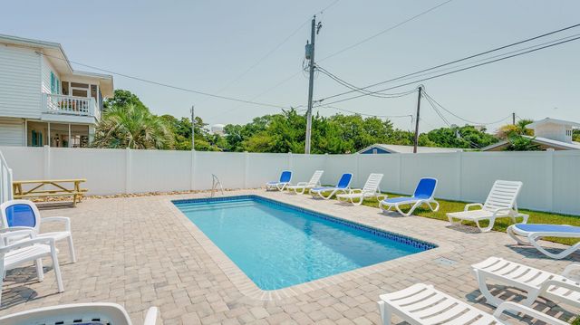 304 2nd Ave. S, North Myrtle Beach, SC 29582