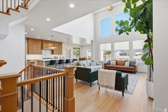 350 N AMBER LN, Layton, UT 84041