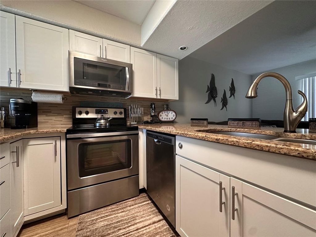 4923 25TH STREET W 104, BRADENTON, FL 34207 — photo 4