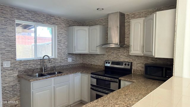 2225 E CATALINA Drive, Phoenix, AZ 85016