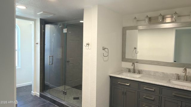 2225 E CATALINA Drive, Phoenix, AZ 85016