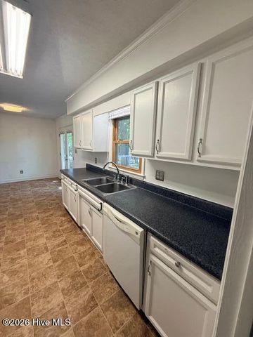 112 Manchester Road, Havelock, NC 28532