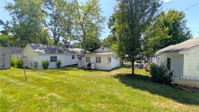 40 GARDENIA Circle 40, Hopewell Junction, NY 12533