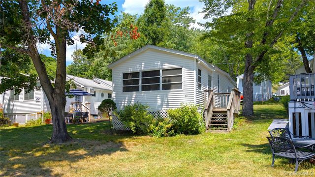 40 GARDENIA Circle 40, Hopewell Junction, NY 12533
