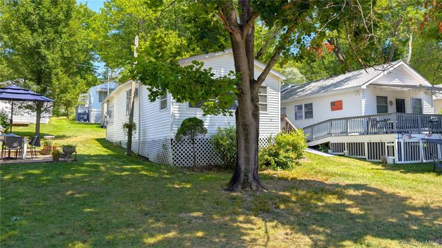 40 GARDENIA Circle 40, Hopewell Junction, NY 12533