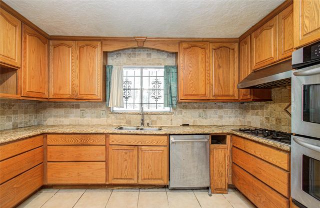 8428 Swiftwater Lane, Houston, TX 77075