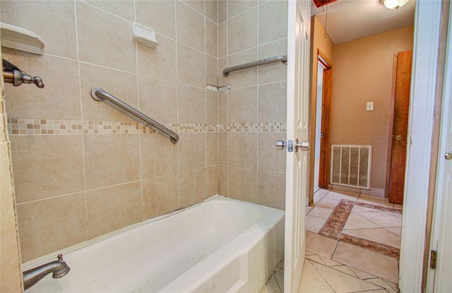 8428 Swiftwater Lane, Houston, TX 77075