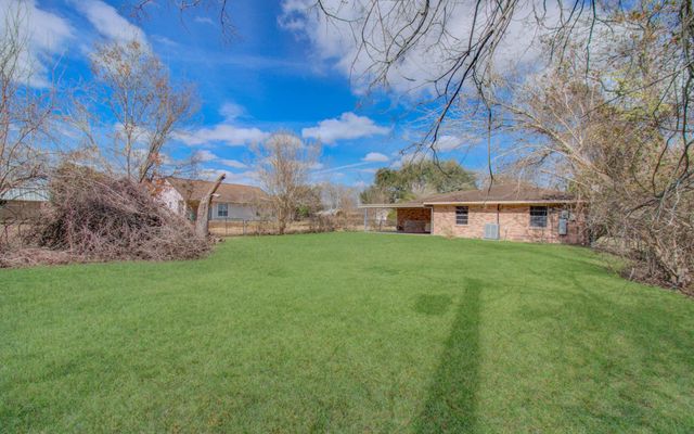 8428 Swiftwater Lane, Houston, TX 77075