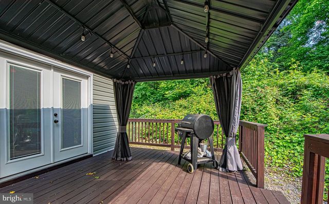 227 MOUNTAIN HEIGHTS RD, Front Royal, VA 22630
