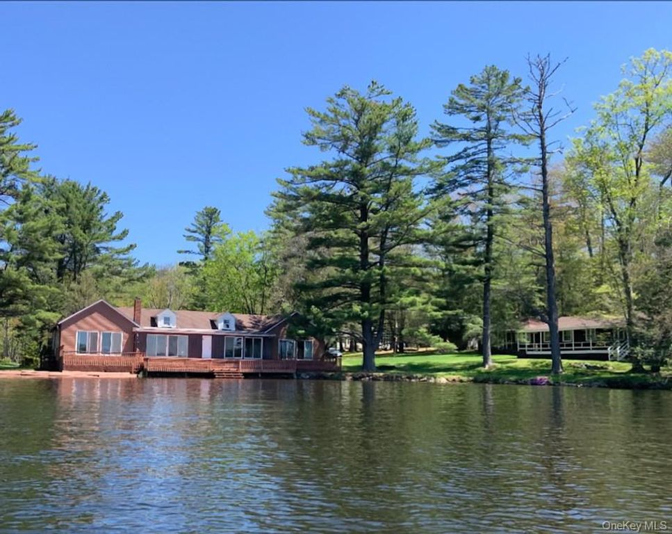 238 Lakeview Drive Road, Highland Lake, NY 12743