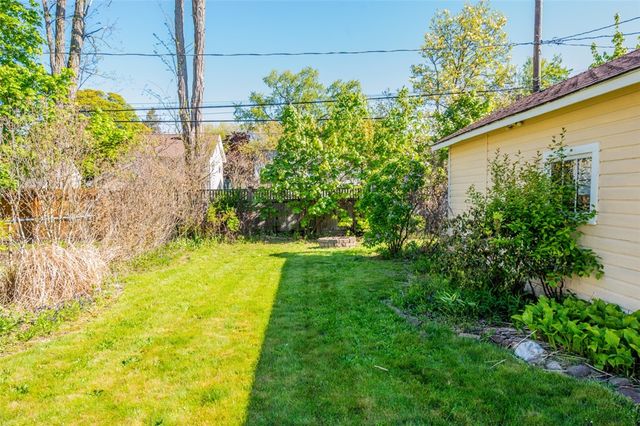 92 Armstrong Avenue, Irondequoit, NY 14617