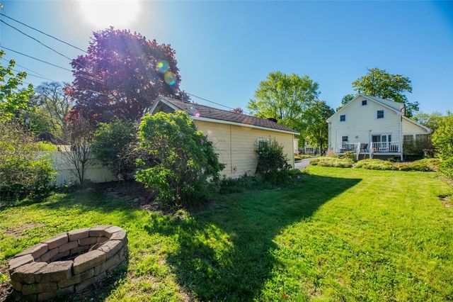 92 Armstrong Avenue, Irondequoit, NY 14617