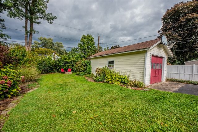 92 Armstrong Avenue, Irondequoit, NY 14617