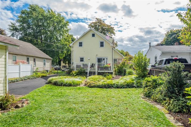 92 Armstrong Avenue, Irondequoit, NY 14617