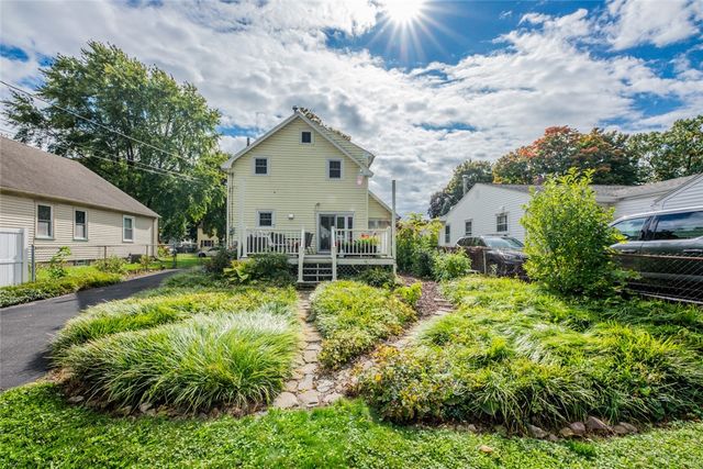 92 Armstrong Avenue, Irondequoit, NY 14617