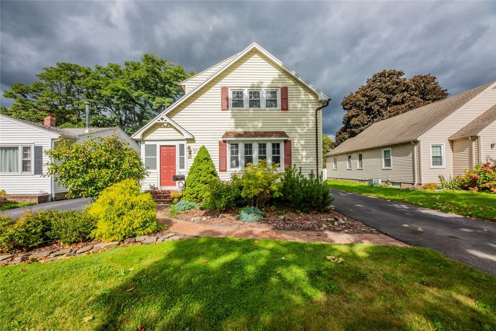 92 Armstrong Avenue, Irondequoit, NY 14617