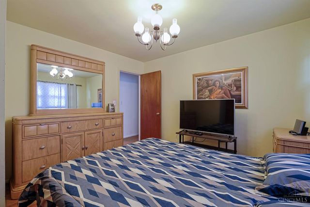 6045 Tahiti Drive, Cincinnati, OH 45224