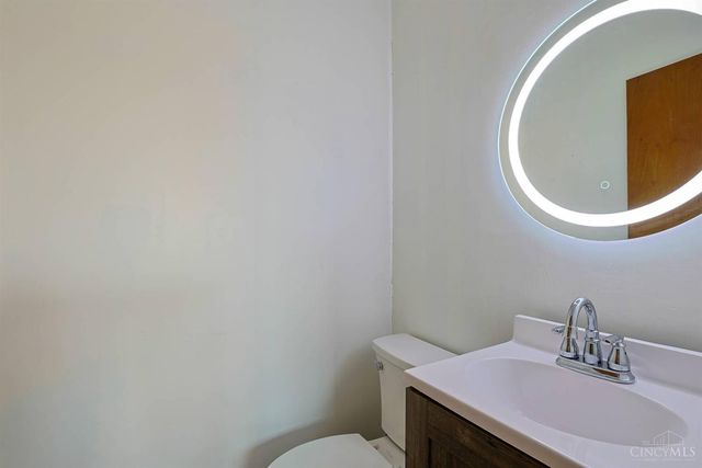 6045 Tahiti Drive, Cincinnati, OH 45224