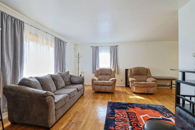 6045 Tahiti Drive, Cincinnati, OH 45224