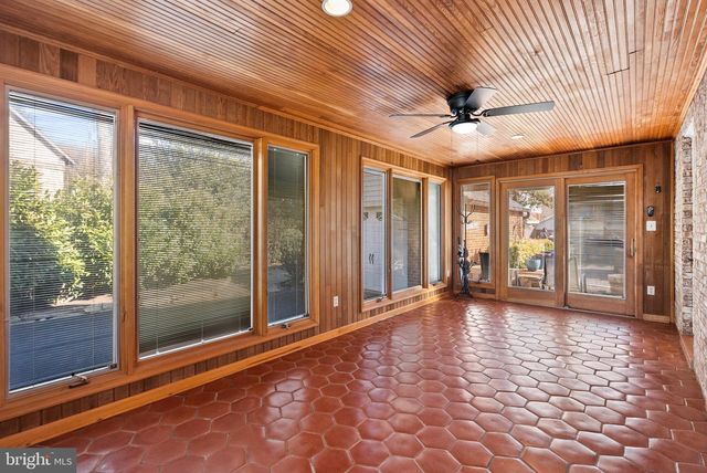 5542 18TH RD N, Arlington, VA 22205