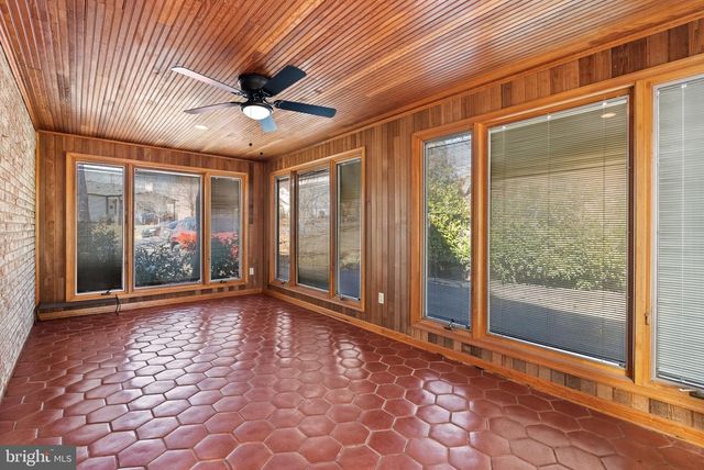 5542 18TH RD N, Arlington, VA 22205