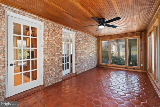 5542 18TH RD N, Arlington, VA 22205