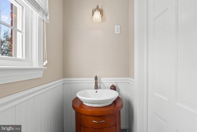 5542 18TH RD N, Arlington, VA 22205