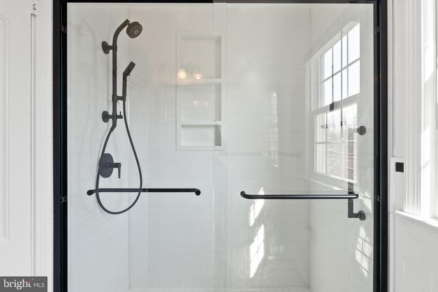 5542 18TH RD N, Arlington, VA 22205