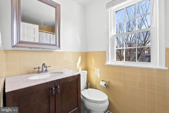 5542 18TH RD N, Arlington, VA 22205