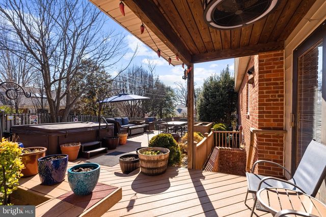 5542 18TH RD N, Arlington, VA 22205