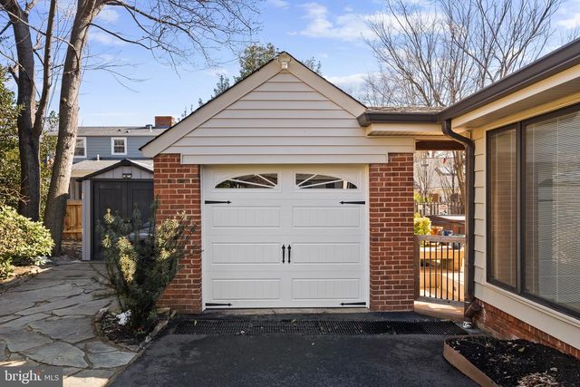 5542 18TH RD N, Arlington, VA 22205