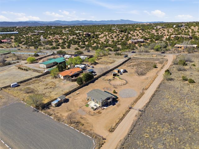 1241 Arrow Head Ranch, Santa Fe, NM 87507
