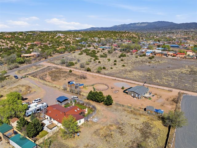 1241 Arrow Head Ranch, Santa Fe, NM 87507