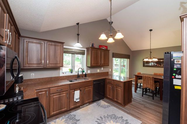 9343 Hillside Trail S, Cottage Grove, MN 55016