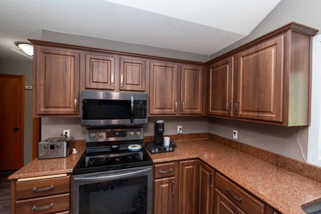 9343 Hillside Trail S, Cottage Grove, MN 55016