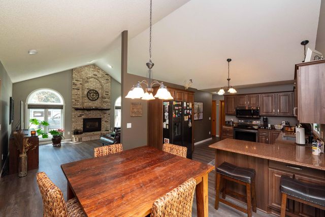 9343 Hillside Trail S, Cottage Grove, MN 55016