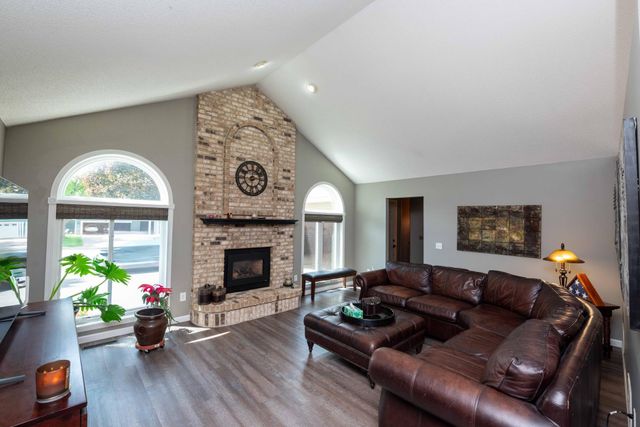 9343 Hillside Trail S, Cottage Grove, MN 55016