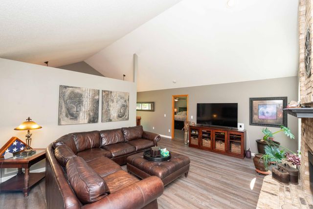 9343 Hillside Trail S, Cottage Grove, MN 55016