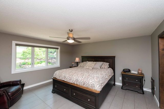 9343 Hillside Trail S, Cottage Grove, MN 55016