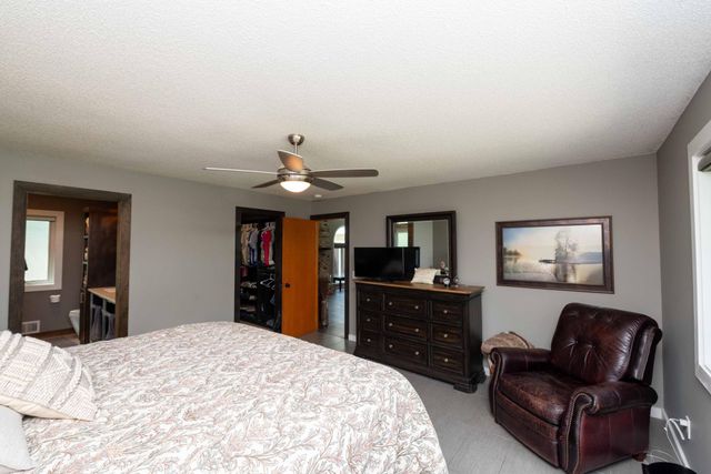 9343 Hillside Trail S, Cottage Grove, MN 55016