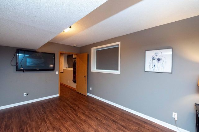 9343 Hillside Trail S, Cottage Grove, MN 55016